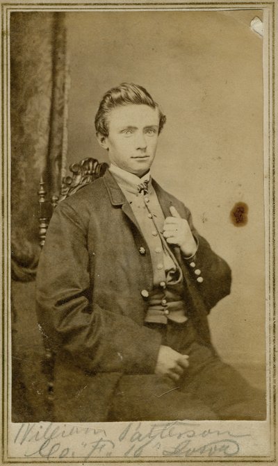 Halflang portret van een man in burgerkleding door Unknown